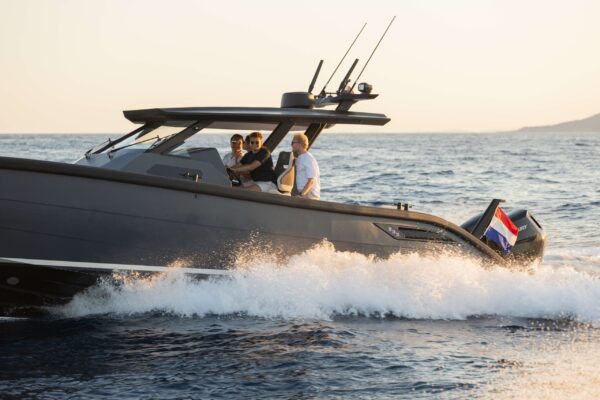lekker-38-2026-2x400hp-v10-for-sale.jpg44