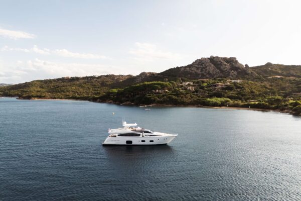 Ferretti 800 yacht for sale at The Yacht Office 02-10-2026 om 13.52.12 15