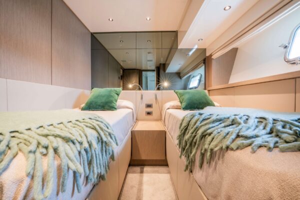Sanlorenzo SX76 FOR SALE Cabins18